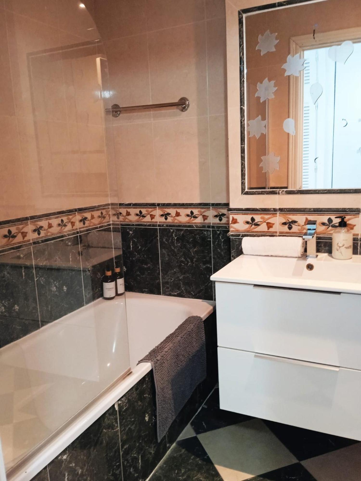 Estudio Torre De Andalucia Marbella Eksteriør billede